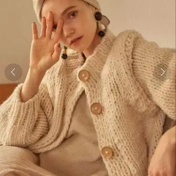 etre tokyo 숄더 턱 핸드 니트 가디건