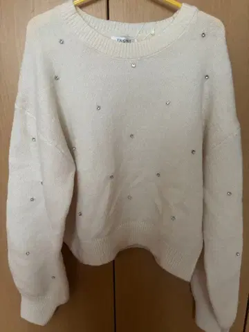 INGNI [ 새상품 ] 비쥬 장식 니트 스웨터