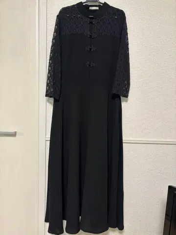 블랙 레이스 소매 롱 드레스