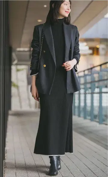 택 있음 NOBLE 바이컬러 트리밍 리브 니트 원피스