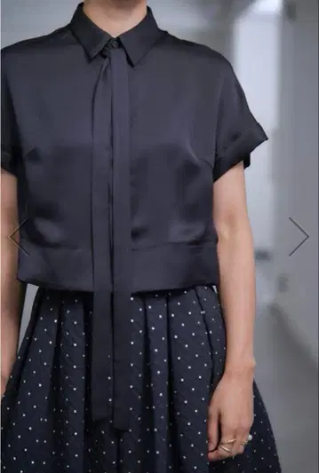 미사용 새상품 SHE Tokyo Brook Satin 네이비 사이즈 1