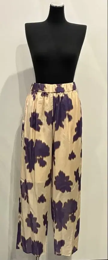 꽃무늬 와이드 팬츠 크림색과 보라색