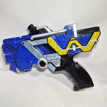 트리거 매그넘 가면라이더 W