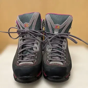 GARMONT 등산화 그레이/핑크 배송비 포함