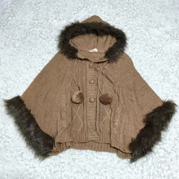 axes femme 판초 퍼 폼폼 모리걸 니트 케이블 짜임