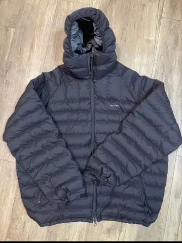 TIGHTBOOTH 라이트 다운 재킷 블랙