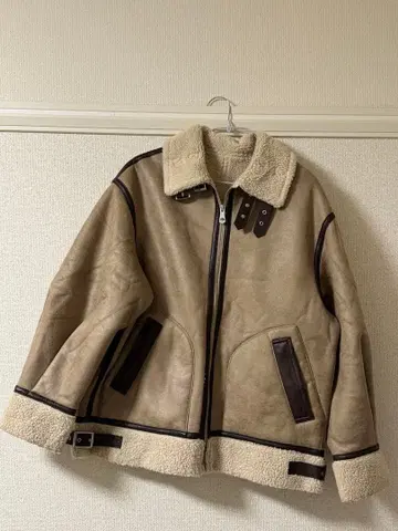 무스탕 자켓 베이지