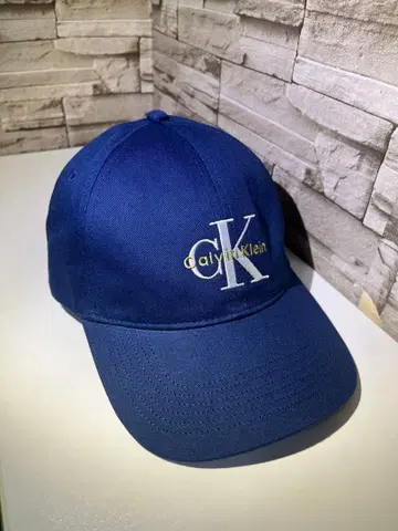 캘빈 클라인 모노그램 로고 야구 모자