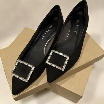 LE TALON 블랙 스웨이드 플랫슈즈