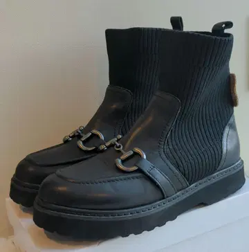 미네통카 리브 니트 비트 장식 가죽 부츠 블랙 24.5cm 통굽