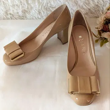새상품급 DIANA 22.5 리본 펌프스 베이지 일본제 청키힐