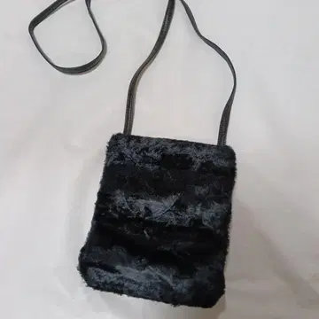 쿠미쿄쿠 숄더백 사코슈 스마트폰 케이스