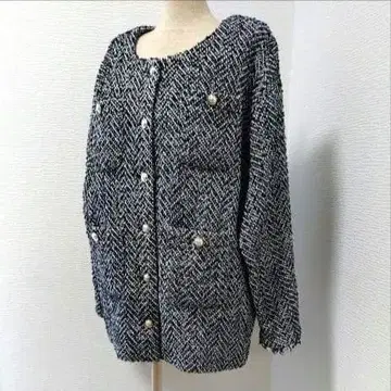 새상품급 리디 노카라 트위드 자켓 은색 버튼 소매 프린지 L
