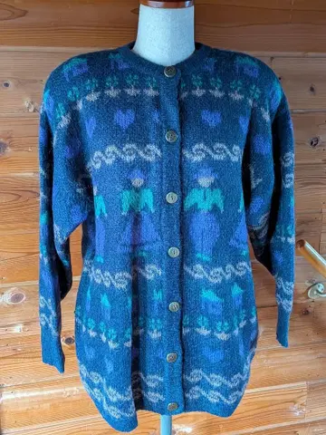 이탈리아제 울 가디건 네이비 계열 패턴 제품