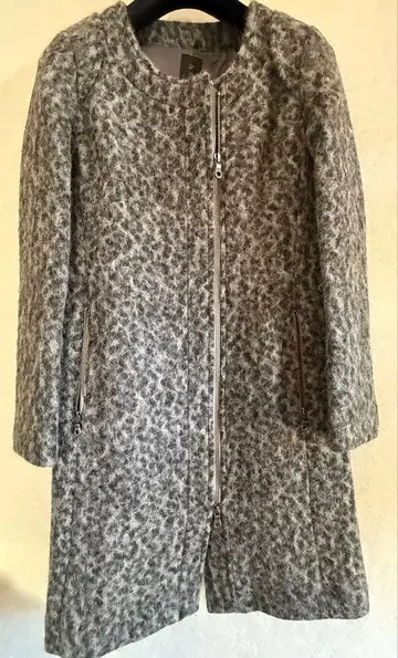 에스트네이션 D 그레이 계열 무늬 지퍼 롱 코트