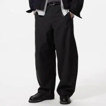 유니클로 팬츠 저리 배럴 레그 팬츠