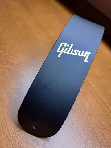 GIBSON 가죽 스트랩 1회 장착 새상품급 천연 가죽
