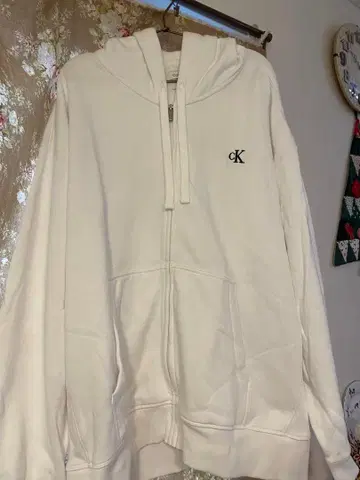 Calvin Klein 화이트 후드티 릴랙스 핏