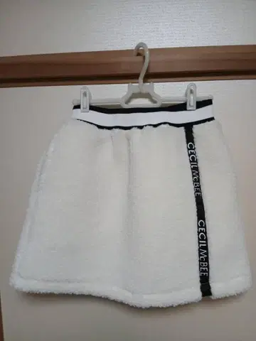 CECIL McBEE green 골프 플리스 미니 스커트 M 사이즈