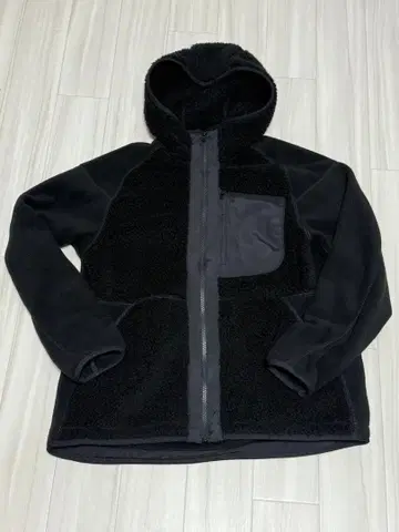 UNIQLO 화이트 마운테니어링 콜라보 플리스 풀 집업 후드티