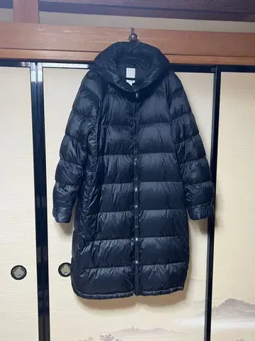 H&M 후드 부착 블랙 다운 코트 남녀 공용