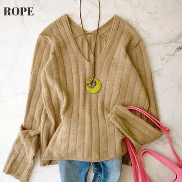 로페 V넥 울 니트 양모 혼방 포근한 니트 사이즈 M