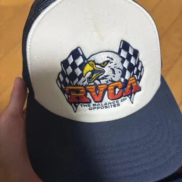 RVCA 이글 자수 미드핏 캡