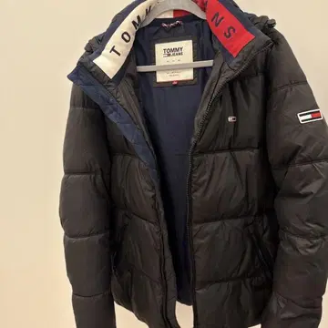 TOMMY JEANS 후드 부착 다운 자켓 NY 85