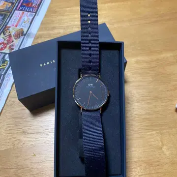 다니엘 웰링턴 네이비 시계