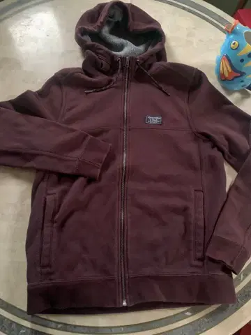 Abercrombie & Fitch 버건디 후드티