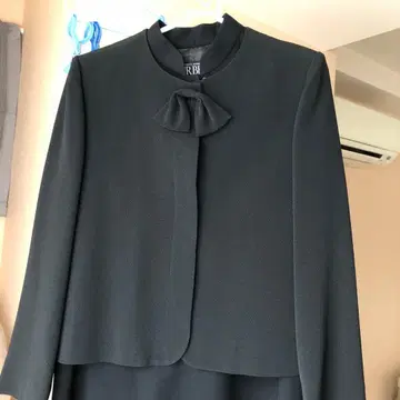 도쿄 소와르 리본 포함 블랙 원피스 정장 11호