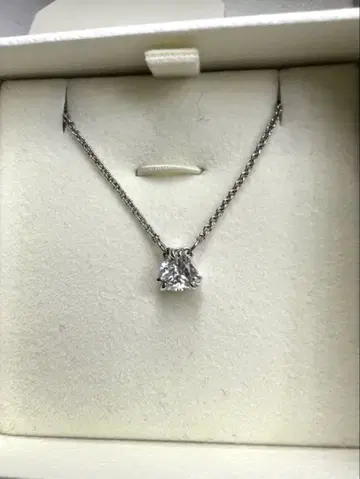 스와로브스키 Millenia 펜던트 트리리언트 컷 싱글 볼 목걸이