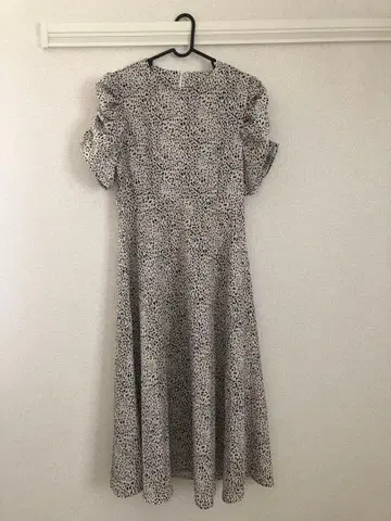 레오파드 무늬 퍼프 슬리브 롱 원피스