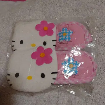 헬로키티 커튼 태슬