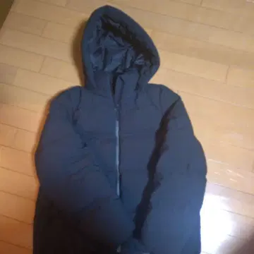 UNIQLO 후드 부착 블랙 다운 자켓