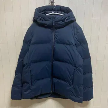 유니클로 심리스 다운 후드티 네이비