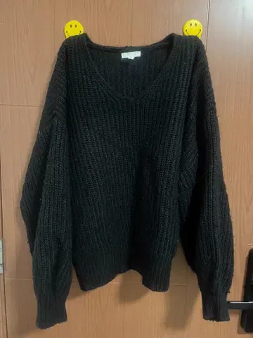 블랙 V넥 니트 오버 사이즈