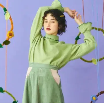 poppy 플라워 페달 슬로우 맨투맨 하이넥 그린 아사기니뇨