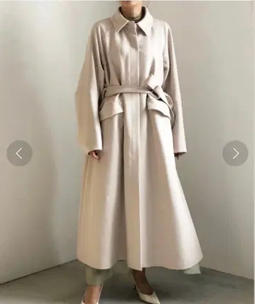 BOTTLE WAVE SLEEVE COAT 라이트 베이지 트렌치코트