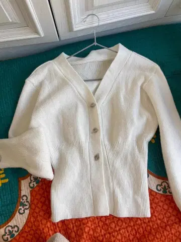 화이트 리브 가디건