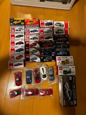 토미카 미니카 세트 30대 + 4대 기타 + 토미카 복권