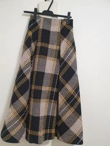 스나이델 로빙 체크 플레어 스커트 SWFS214009