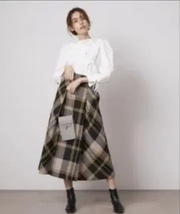 스나이델 로빙 체크 플레어 스커트 SWFS214009