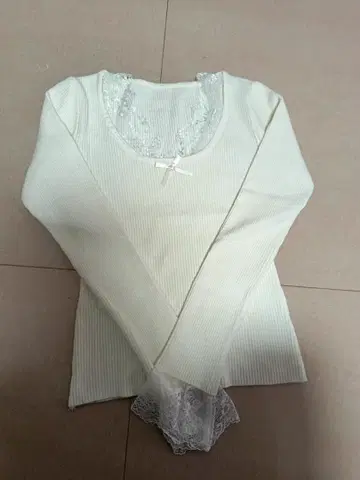 화이트 리브 편직 긴팔 셔츠