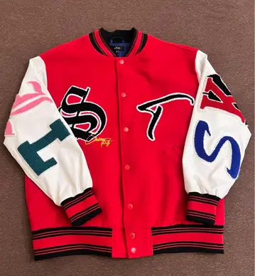 다색 로고 자수 레드 바시티 자켓