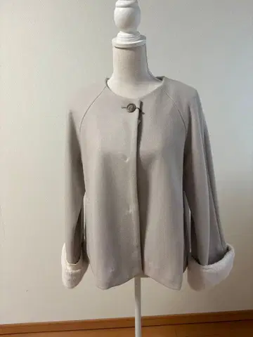 ketty // 라이트 그레이 M 버튼 자켓
