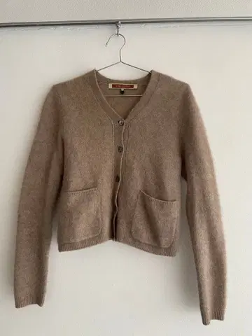 United Bamboo 캐시미어 숏 기장 가디건 카멜 베이지