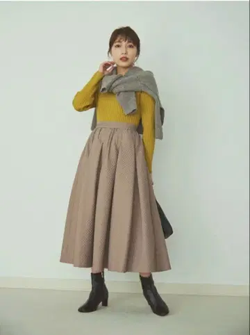 [cohina] 본딩 턱 플레어 스커트 [보통] - S / 모카