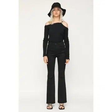 SLY CALL BLACK HW PINTUCK FLARE 팬츠 22