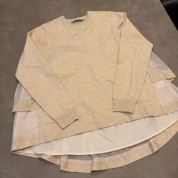 새상품급 TORRAZZO DONNA 베이지 니트 긴팔